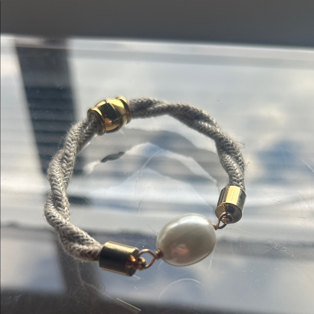 Elegant Gold and Cream Bracelet with Pearl Accent